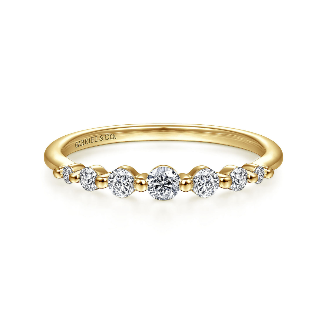 Yellow Gold Graduating Shared Prong Diamond Ring (481026)