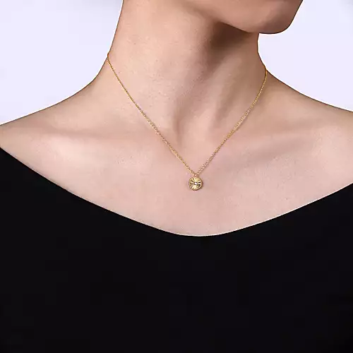 Yellow Gold Bujukan Diamond Cut Pendant Necklace (528758)
